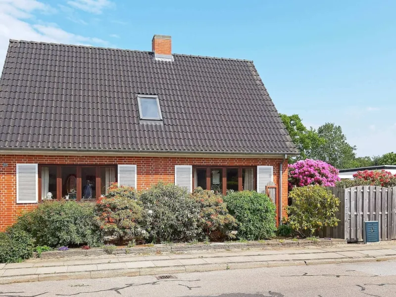 Cozy Holiday Home in RÃ¸dby With Beach Nearby