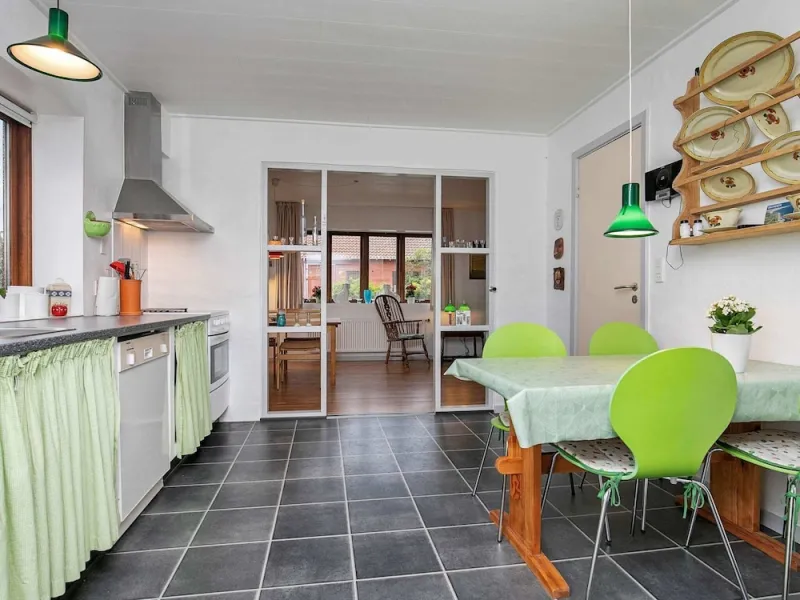 Billede 19 af Cozy Holiday Home in RÃ¸dby With Beach Nearby