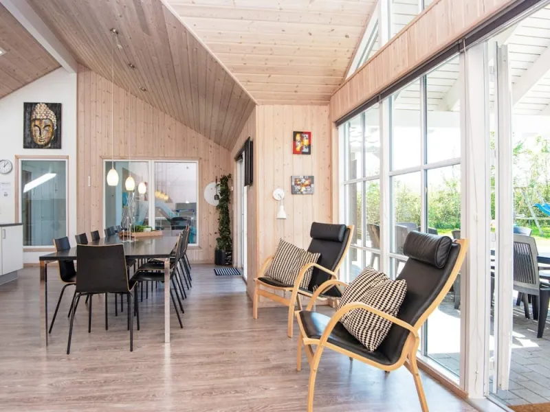 Billede 2 af Luxury Beach House With Pool