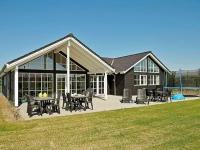 Billede 41 af Luxury Beach House With Pool