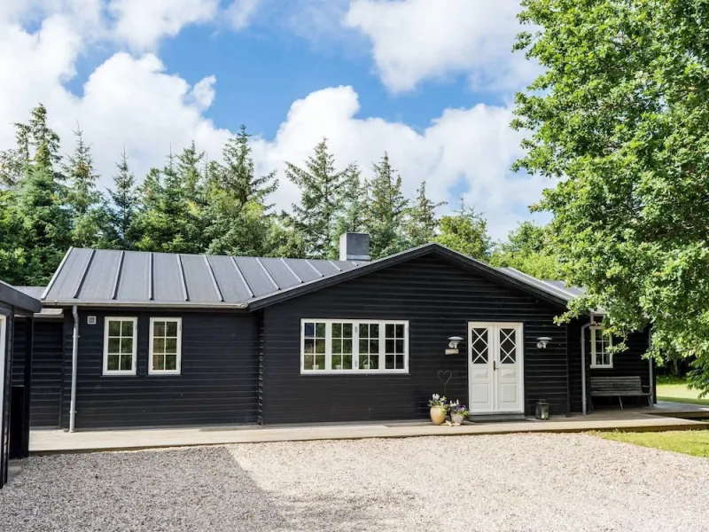 Cosy Retreat in Henne Strand-by Traum