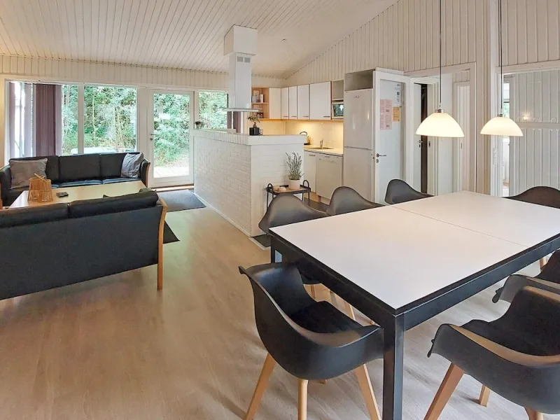 Billede 32 af 8 Person Holiday Home in Albaek