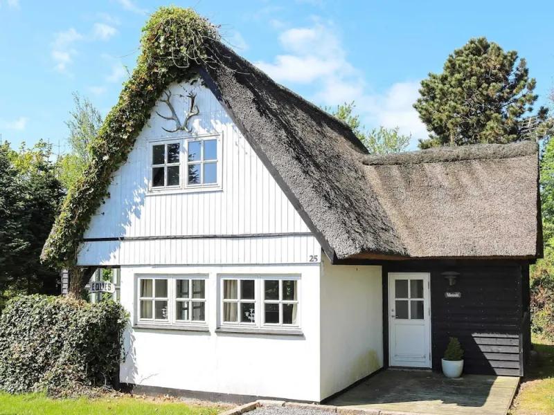 Tranquil Waterfront Cottage-by Traum