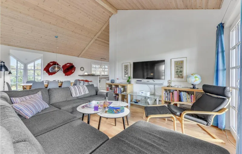 2 Bedroom Beautiful Home In Skjern photo 3