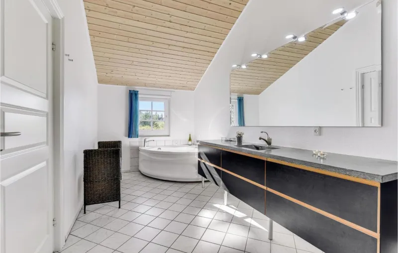 2 Bedroom Beautiful Home In Skjern photo 9