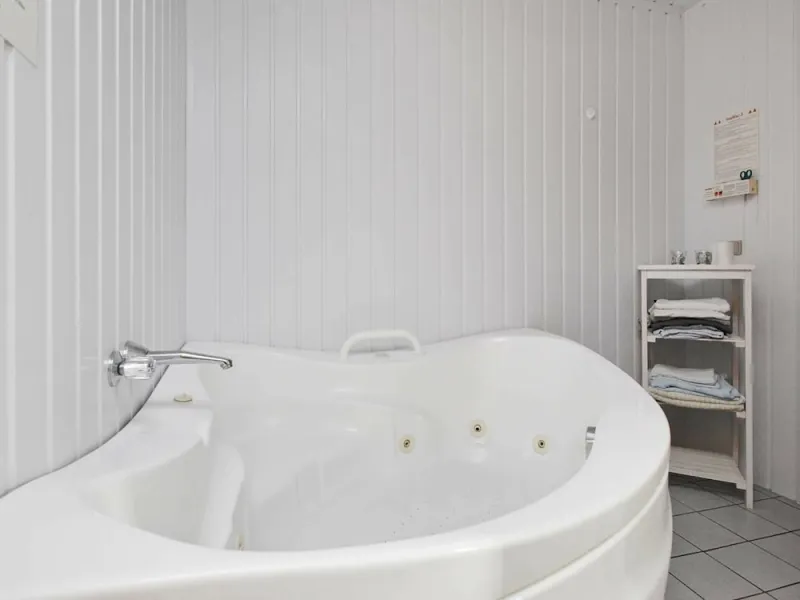 Billede 8 af 6 Person Holiday Home in Harboore