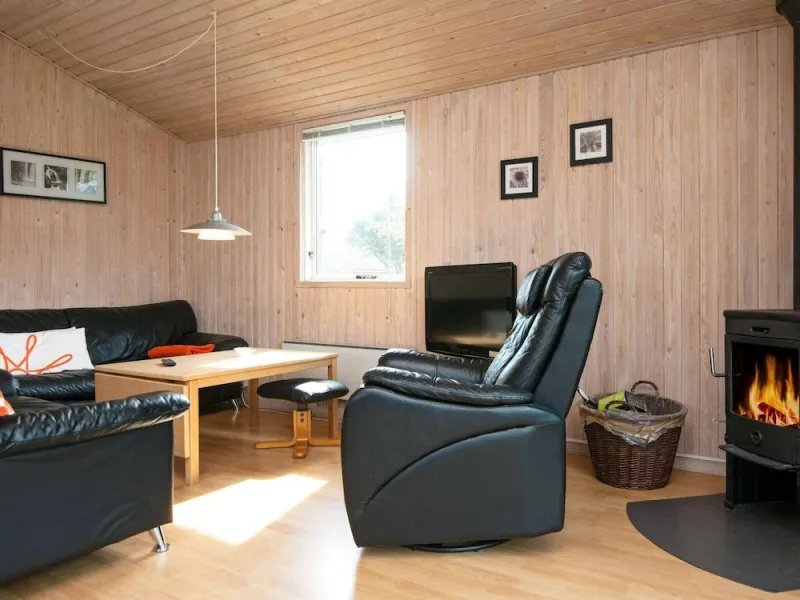 Billede 2 af Peaceful Holiday Home in Jutland with Hot Tub