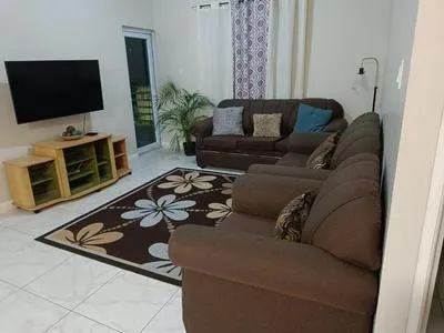Billede 2 af Lovely 2 BedRoom c̅ Netflix across National Stadium Kingston