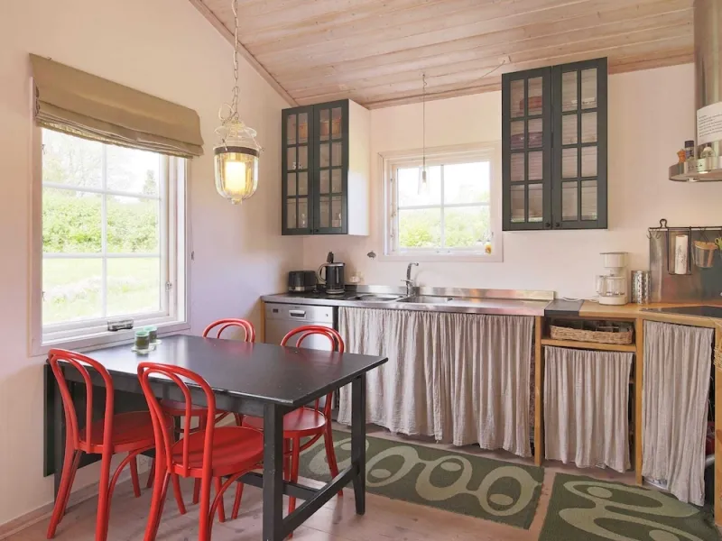 Billede 2 af 6 Person Holiday Home in Dronningmolle-by Traum