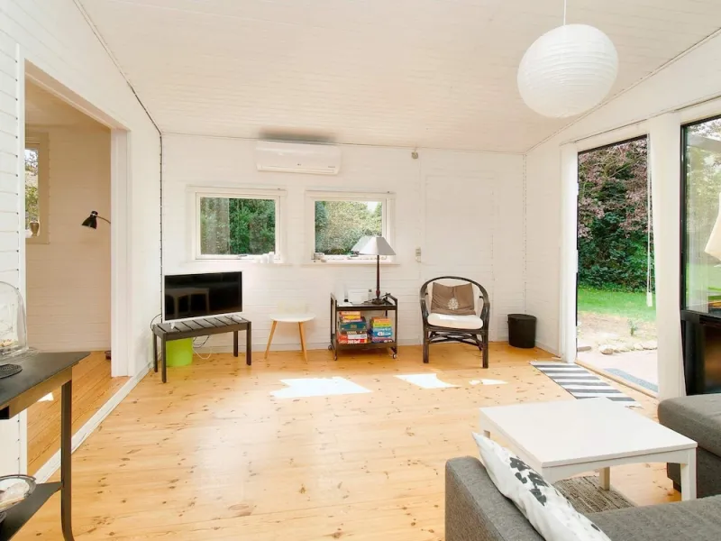 Billede 6 af 6 Person Holiday Home in Follenslev