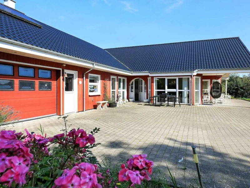 Billede 13 af 9 Person Holiday Home in Saeby