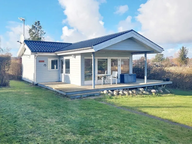 Spacious Holiday Home in Karrebæksminde near Fishing