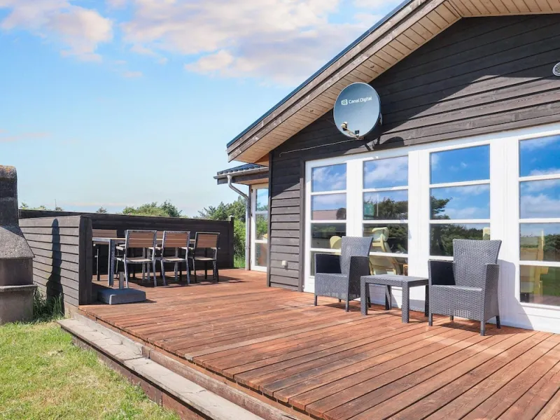 Billede 2 af 6 Person Holiday Home in Lokken