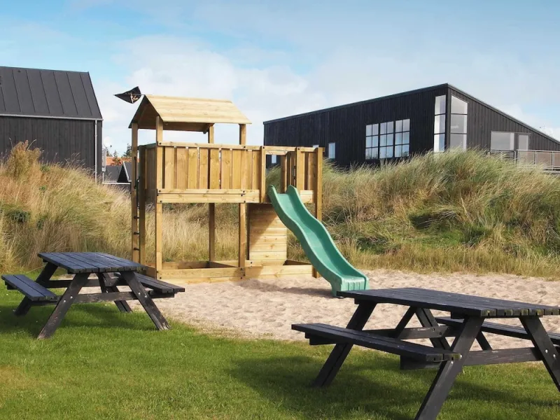 Billede 2 af 8 Person Holiday Home in Lokken