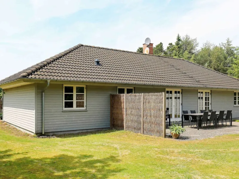 12 Person Holiday Home in Hals-by Traum