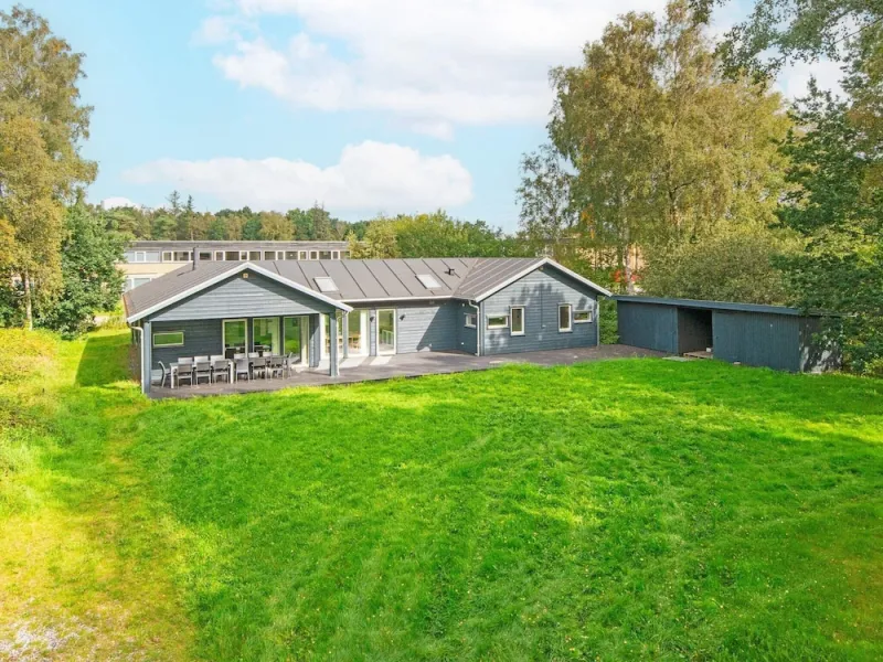14 Person Holiday Home in Grenaa-by Traum