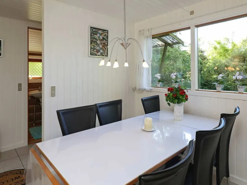 Billede 14 af 6 Person Holiday Home in Idestrup-by Traum