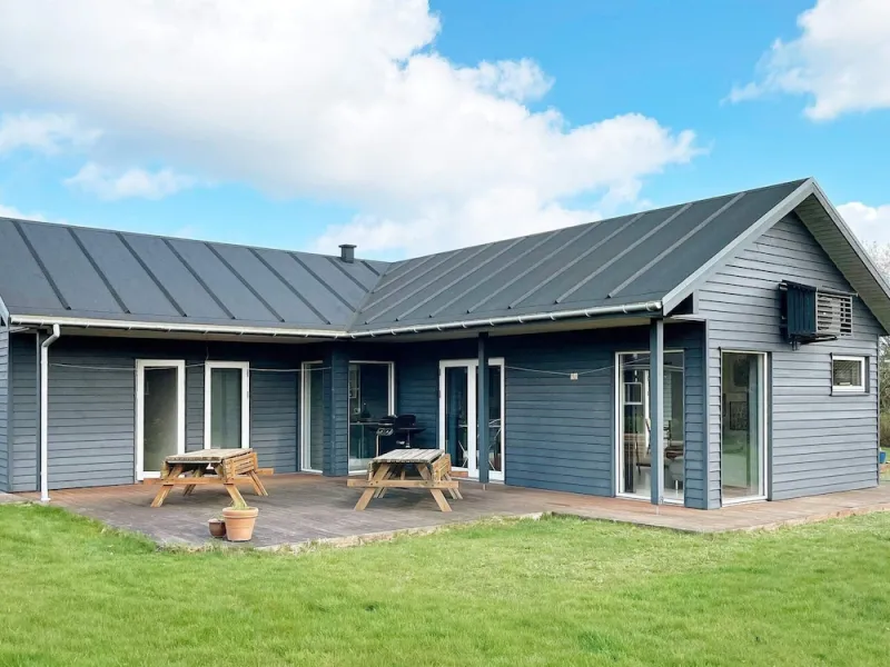 10 Person Holiday Home in Glesborg-by Traum