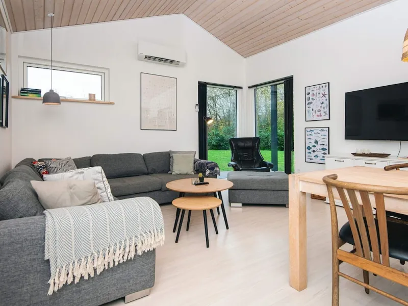 Billede 12 af 10 Person Holiday Home in Glesborg-by Traum
