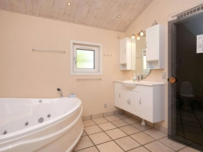 Billede 20 af 8 Person Holiday Home in Saeby-by Traum