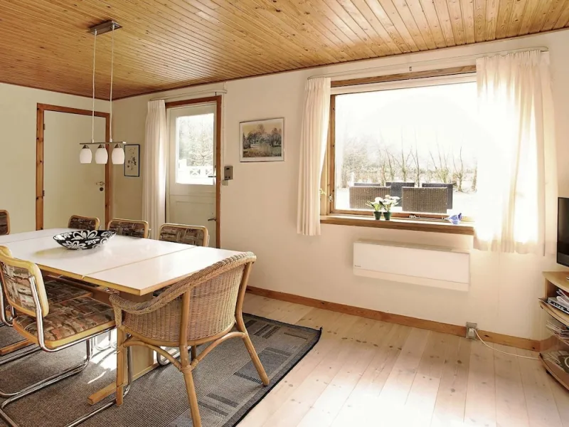 Billede 2 af 8 Person Holiday Home in Jerup