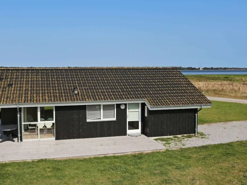 Spacious Holiday Home in Storvorde near Sea
