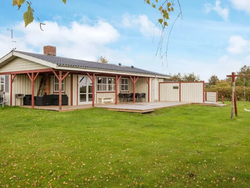 5 Person Holiday Home in Ebeltoft-by Traum