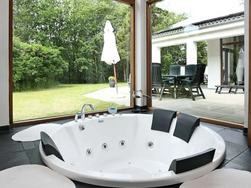 Billede 5 af 10 Person Holiday Home in Albaek