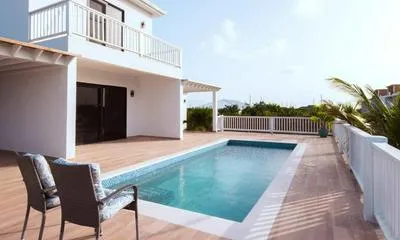 Billede 2 af Family-ready Fully Equipped Grand Villa with Pool