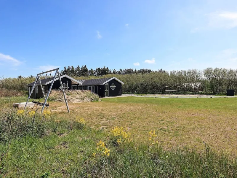 Billede 4 af Stunning Holiday Home in Hirtshals with Hot Tub