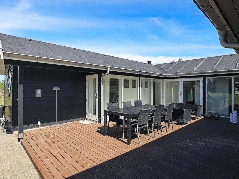 Billede 7 af Stunning Holiday Home in Hirtshals with Hot Tub