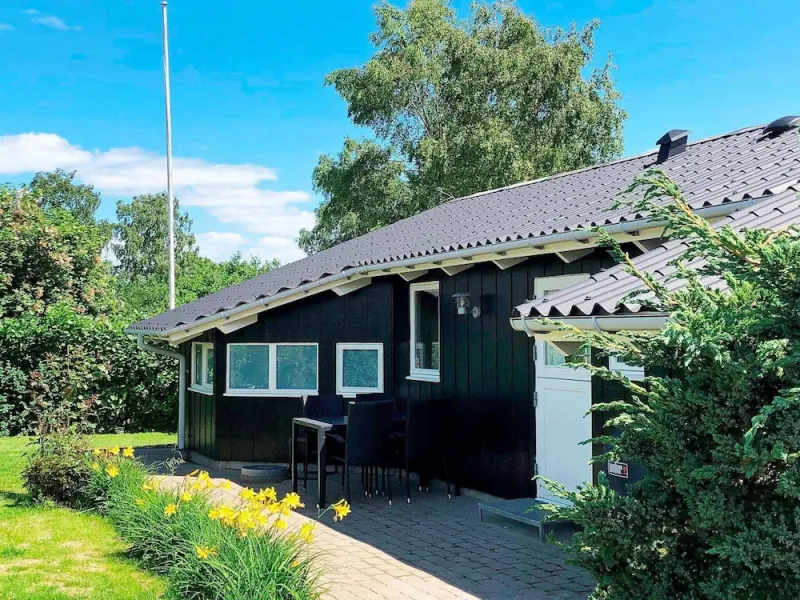 Billede 10 af 6 Person Holiday Home in Sjolund