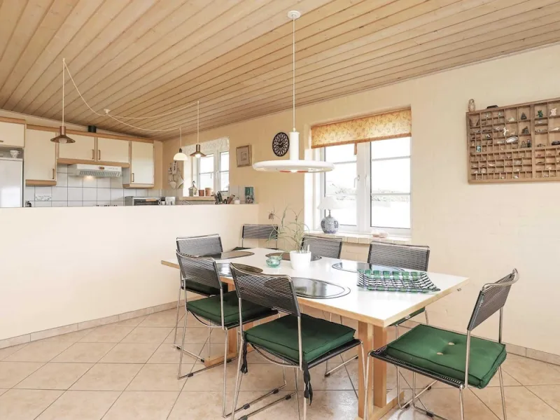 Billede 7 af 6 Person Holiday Home in Harboore-by Traum
