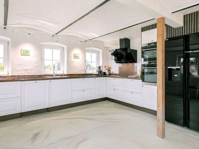 Billede 32 af Spacious Summer House With Sauna