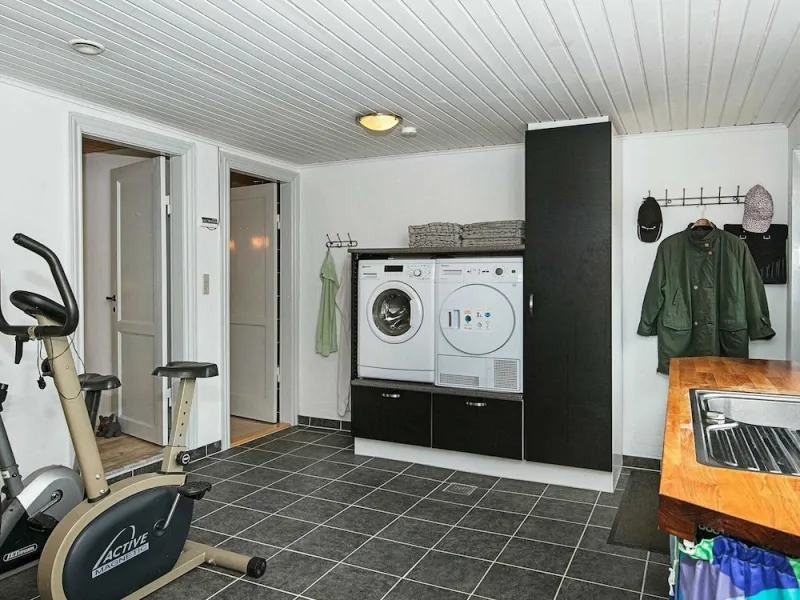 Billede 9 af 8 Person Holiday Home in Bredebro