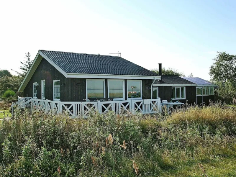 Exquisite Holiday Home in Løgstør near Sea