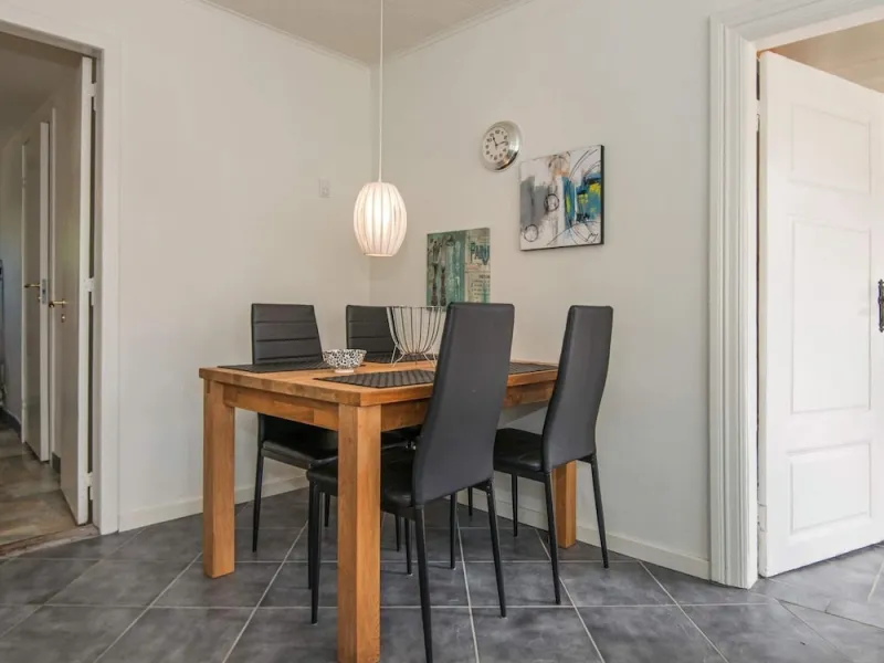 Billede 6 af 6 Person Holiday Home in Bredebro