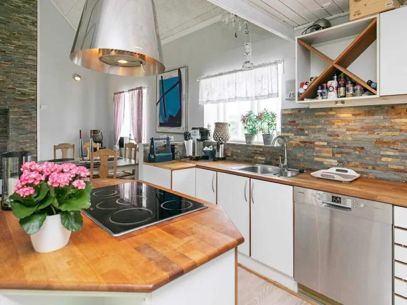 Billede 16 af 6 Person Holiday Home in Lokken