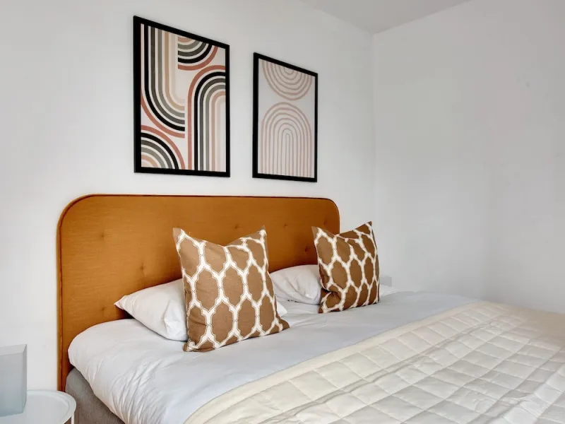 Billede 10 af Sanders Constantin - Chic 2-bdr Apt With Balcony