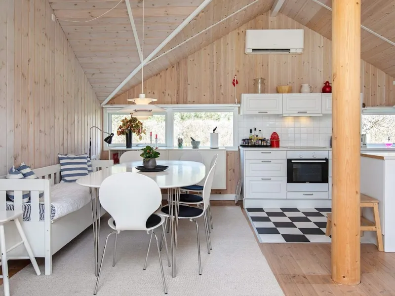 Billede 2 af 10 Person Holiday Home in Stege