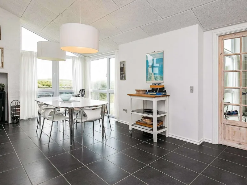 Billede 21 af 10 Person Holiday Home in Lokken