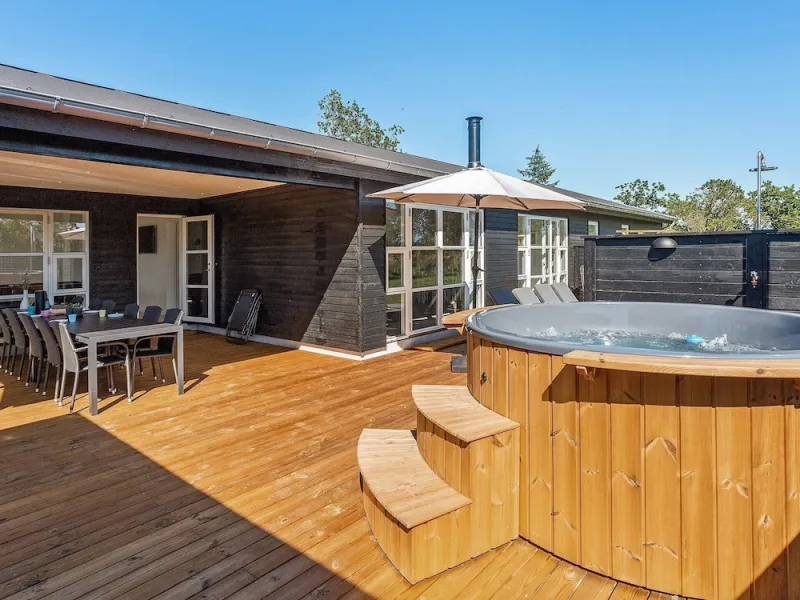 Billede 24 af 12 Person Holiday Home in Albaek