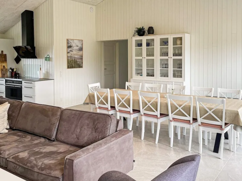 Billede 27 af 12 Person Holiday Home in Albaek