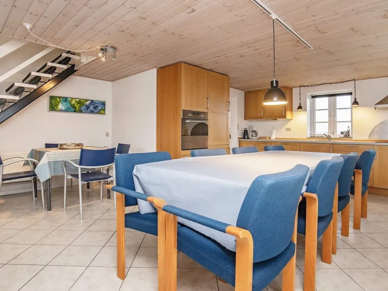 Billede 2 af 10 Person Holiday Home in Roslev