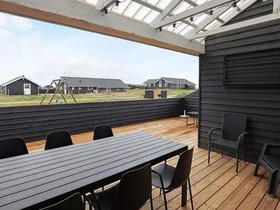 Billede 21 af 12 Person Holiday Home in Lokken