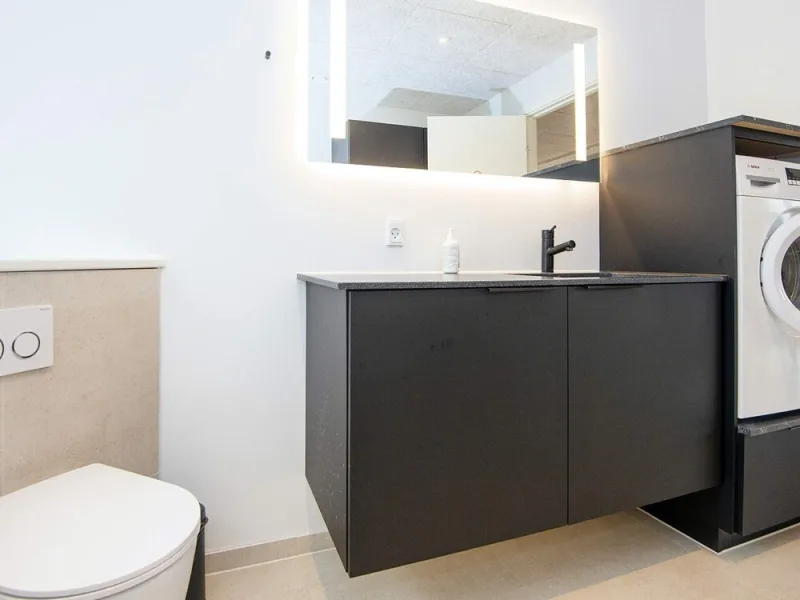Billede 9 af 8 Person Holiday Home in Vemb