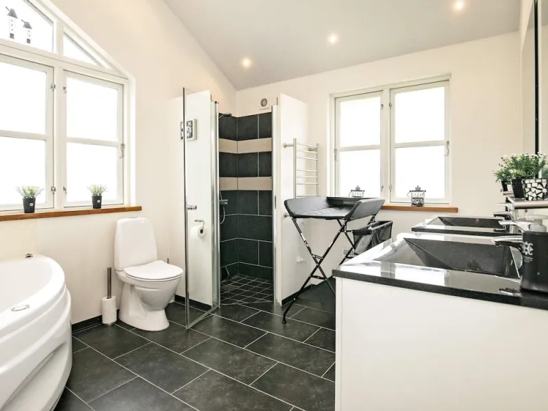 Billede 8 af 8 Person Holiday Home in Hals