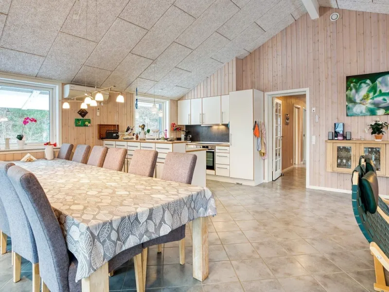 Billede 2 af 10 Person Holiday Home in Farevejle