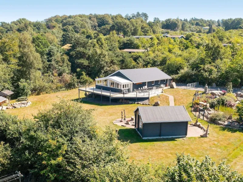 Billede 16 af 10 Person Holiday Home in Farevejle