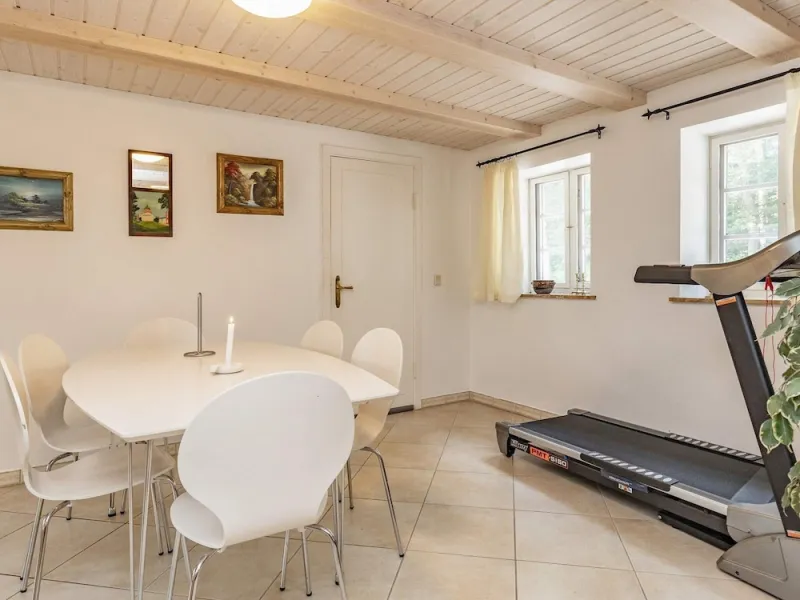 Billede 8 af 6 Person Holiday Home in Rodby